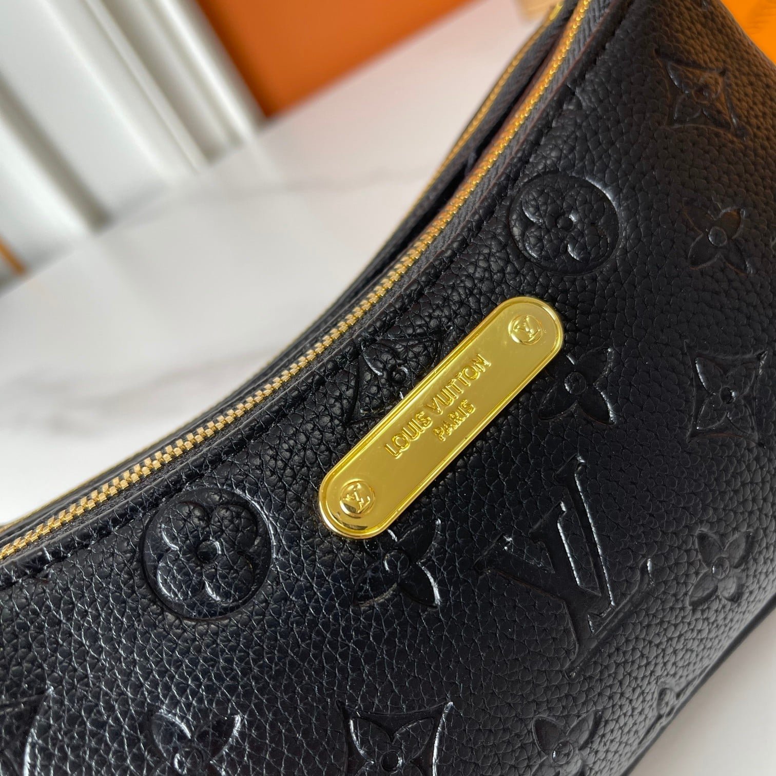 L0vis Vvtt0n Pochette Liv Black 24Cm M83301
