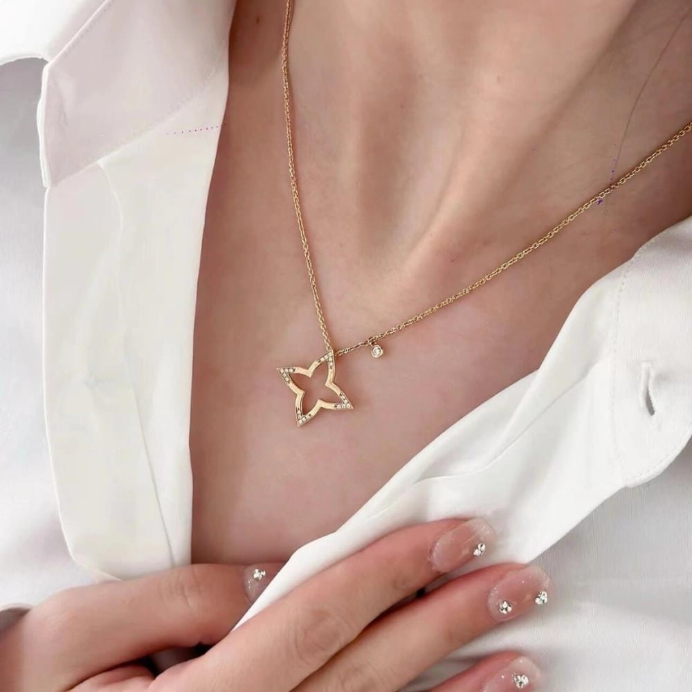 L0vis Vvtt0n Ombre Blossom Pendant Yellow Gold And D1am0nds Q03083