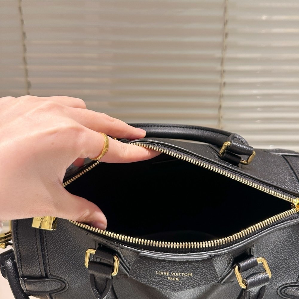 L0vis Vvtt0n Speedy 25 Silhouette Bag Black 27Cm