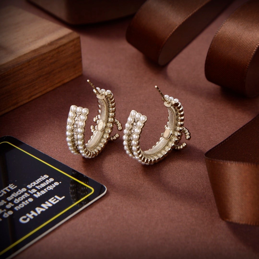 Ch**el Earrings Metal Diamantes And Glass Pearls Gold Crystal White Ab7146 B06732 Nf453