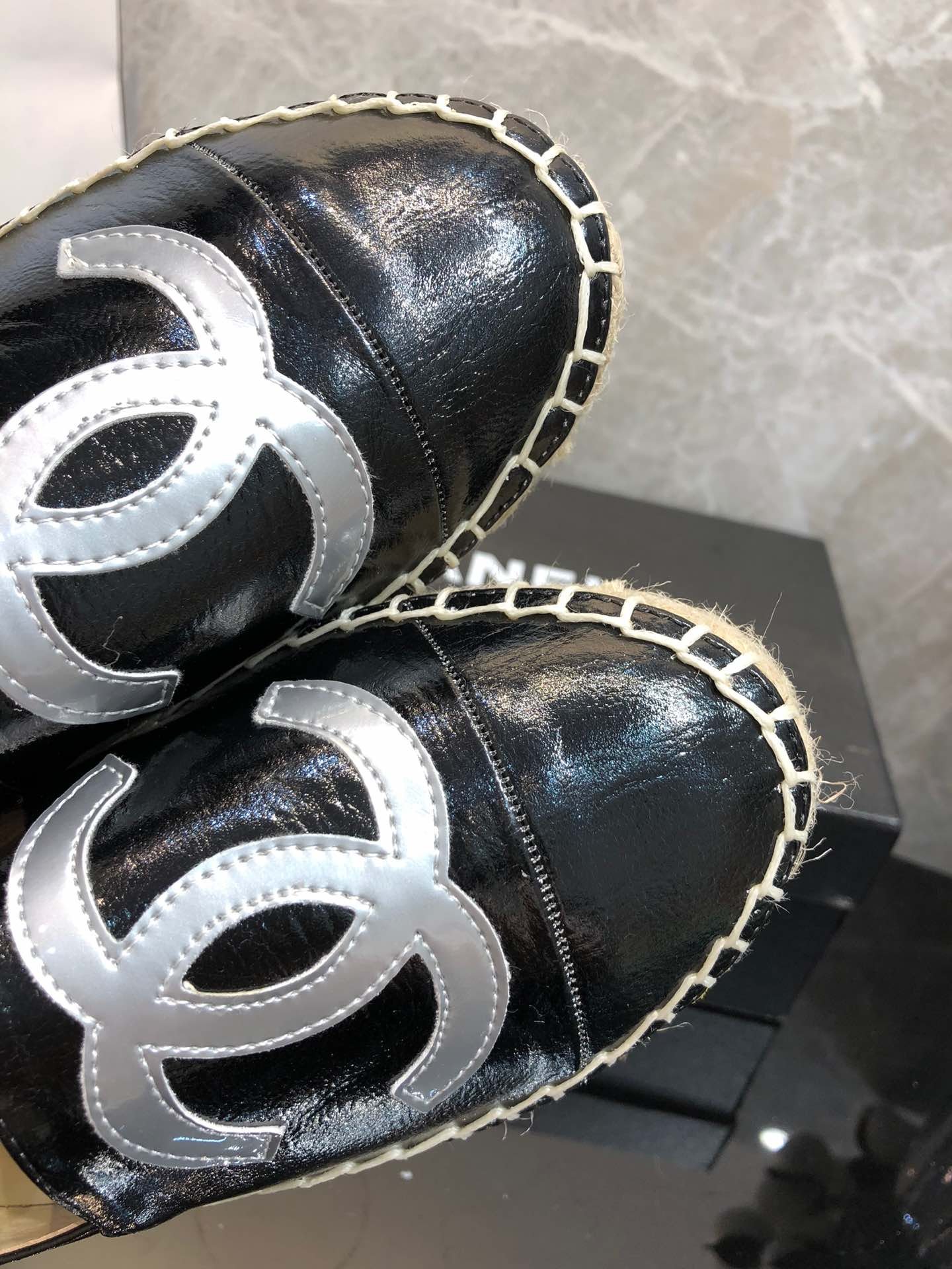 Ch**el Embroidered Espadrille Leather Cap Toe Flats Black Cc