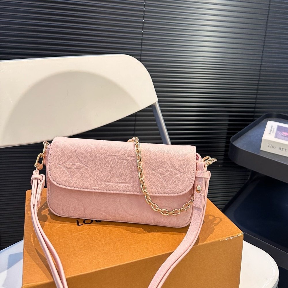 L0vis Vvtt0n Wallet On Chain Monogram Pink 22Cm