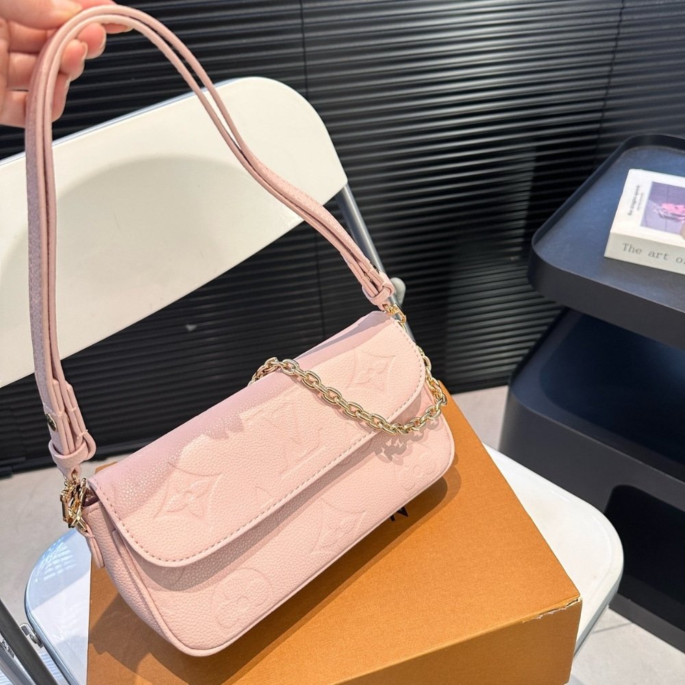 L0vis Vvtt0n Wallet On Chain Monogram Pink 22Cm