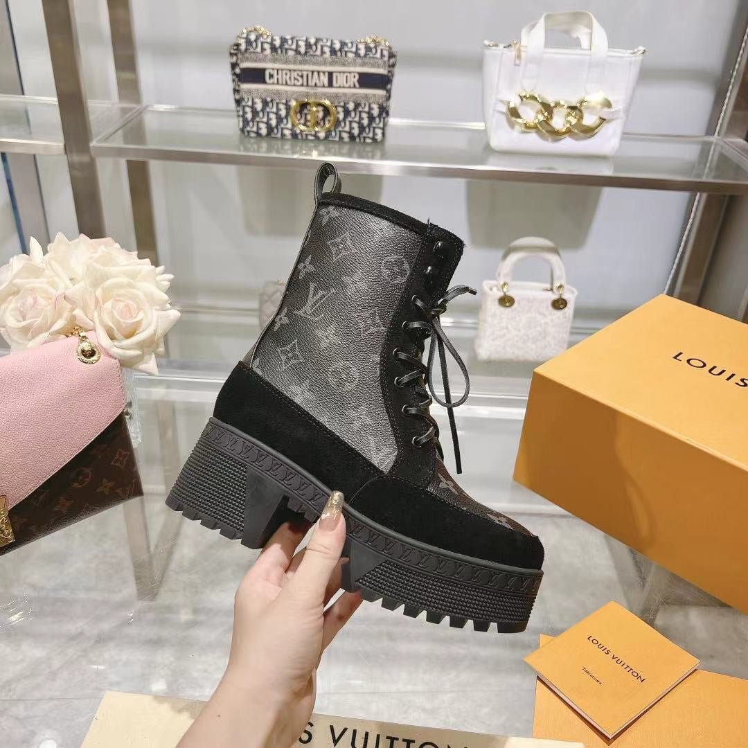 L0vis Vvtt0n Laureate Platform Desert Boot Black