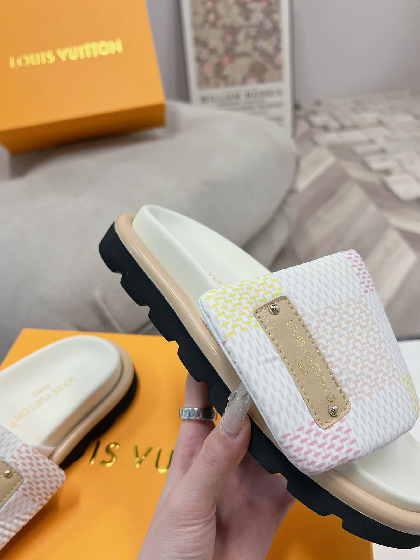 L0vis Vvtt0n Pool Pillow Flat Comfort Mule Sandals Light Pink 1Actww