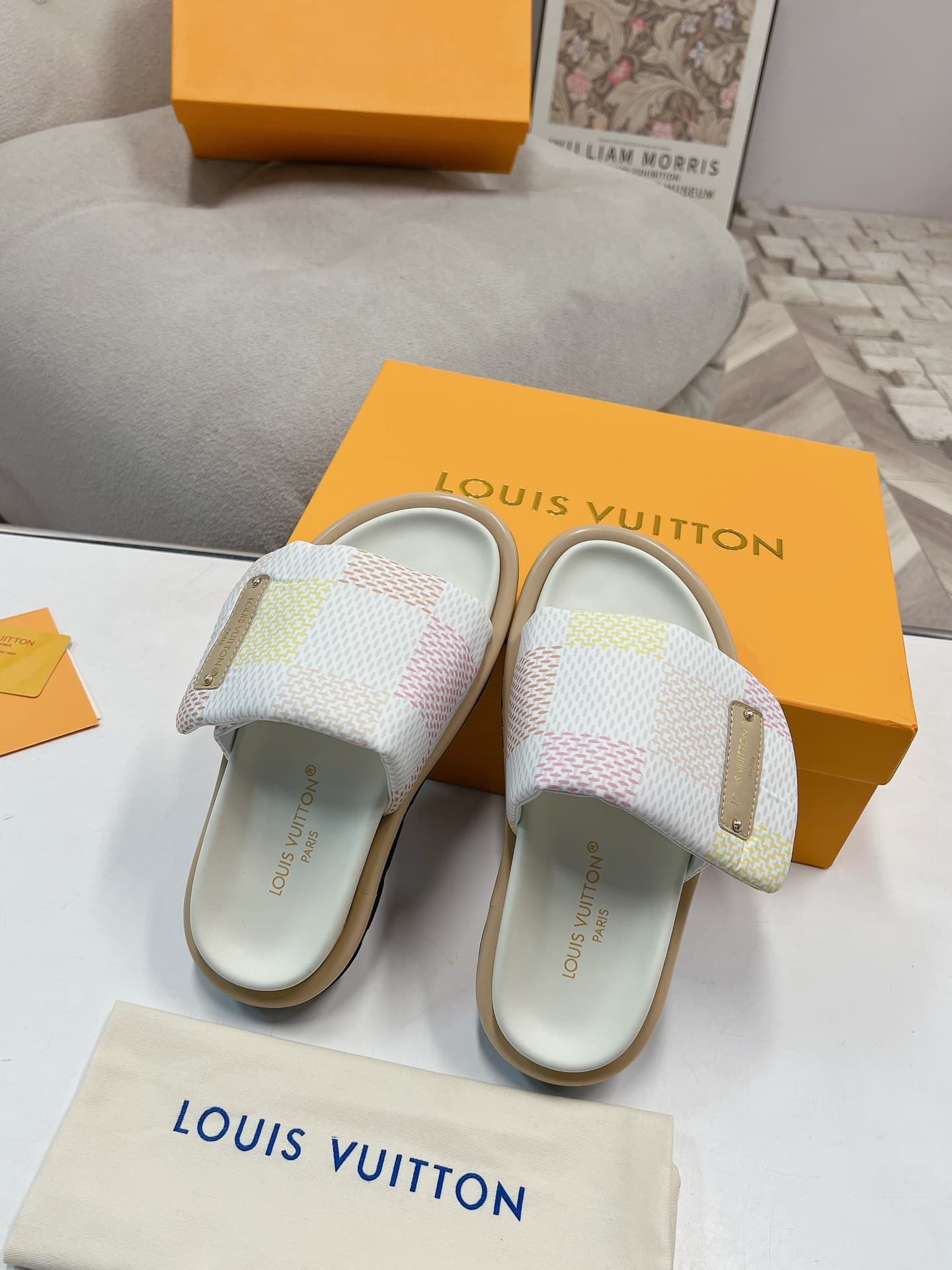 L0vis Vvtt0n Pool Pillow Flat Comfort Mule Sandals Light Pink 1Actww