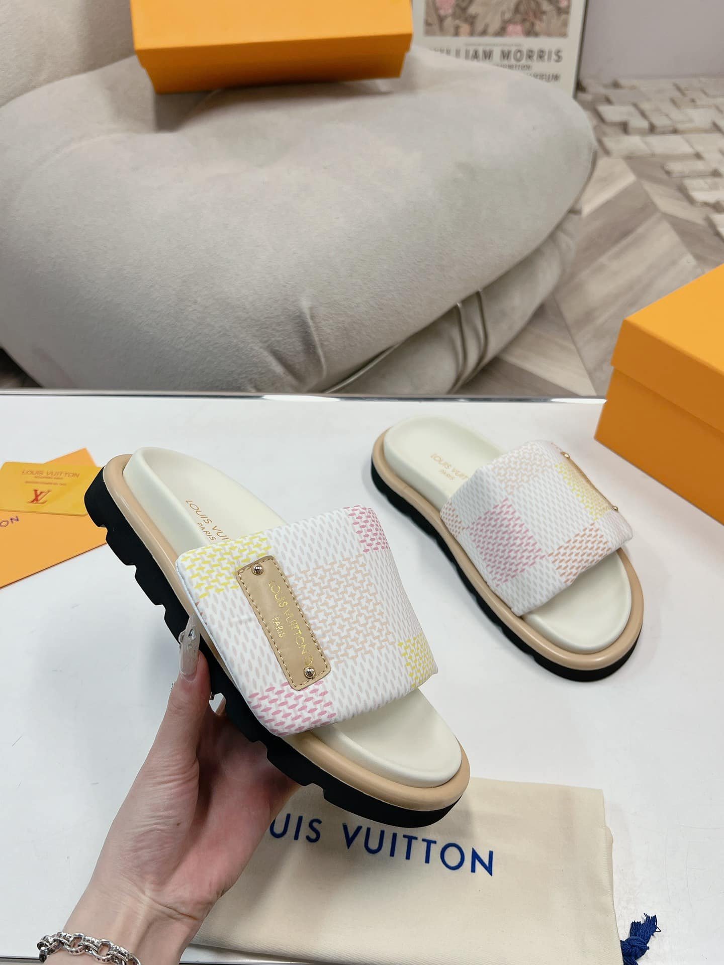 L0vis Vvtt0n Pool Pillow Flat Comfort Mule Sandals Light Pink 1Actww
