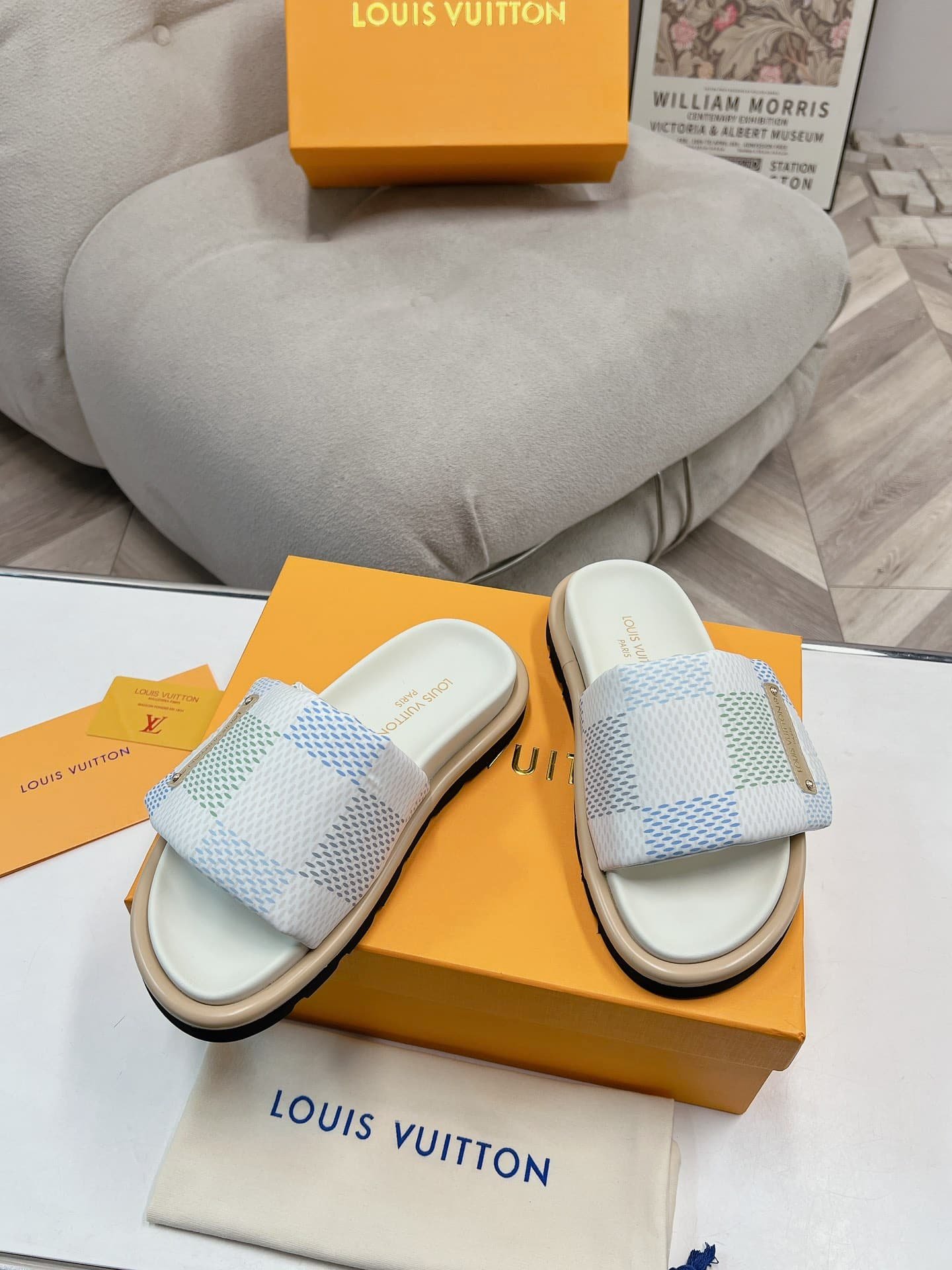 L0vis Vvtt0n Pool Pillow Flat Comfort Mule Sandals Light Blue 1Actwm