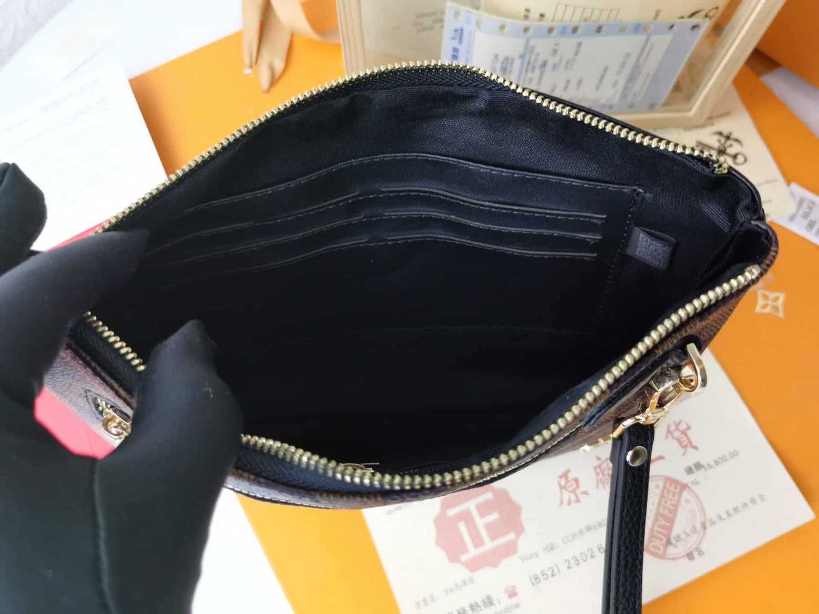 L0vis Vvtt0n Pochette Damier Ebene 28Cm