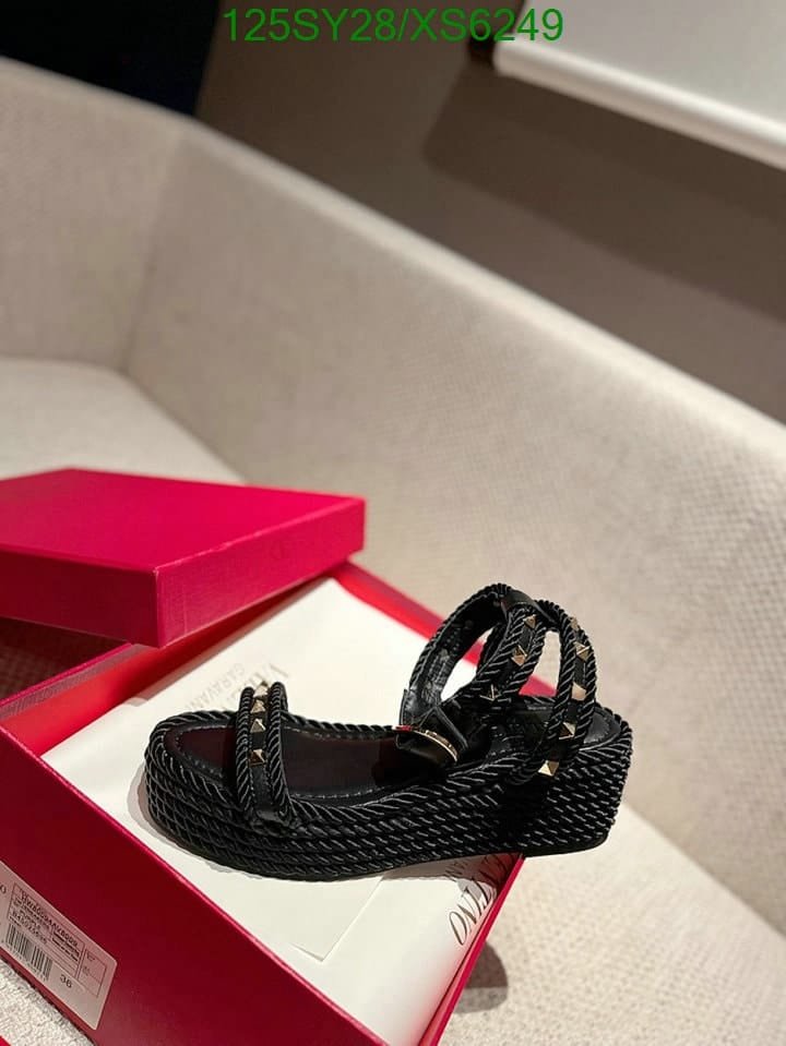 Va1e*ntin0 Rockstud Flatform Sandal In Calfskin 2W2S0Gi3Bae0No