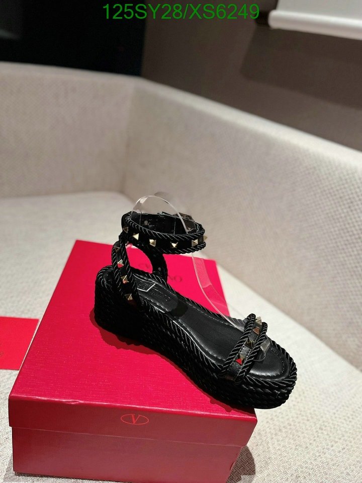 Va1e*ntin0 Rockstud Flatform Sandal In Calfskin 2W2S0Gi3Bae0No
