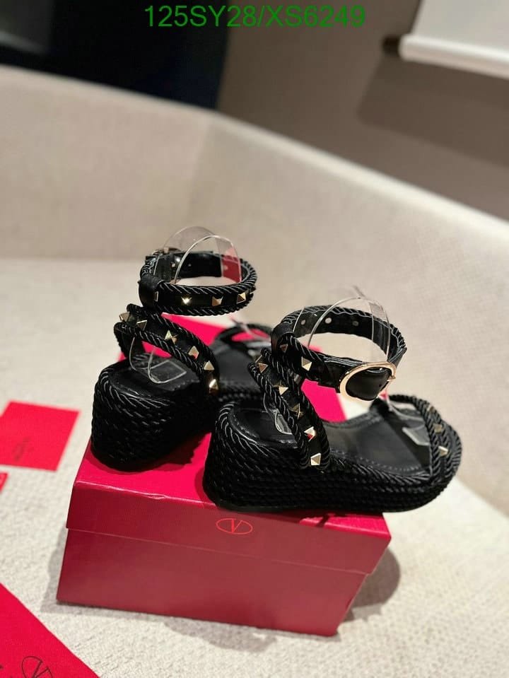 Va1e*ntin0 Rockstud Flatform Sandal In Calfskin 2W2S0Gi3Bae0No