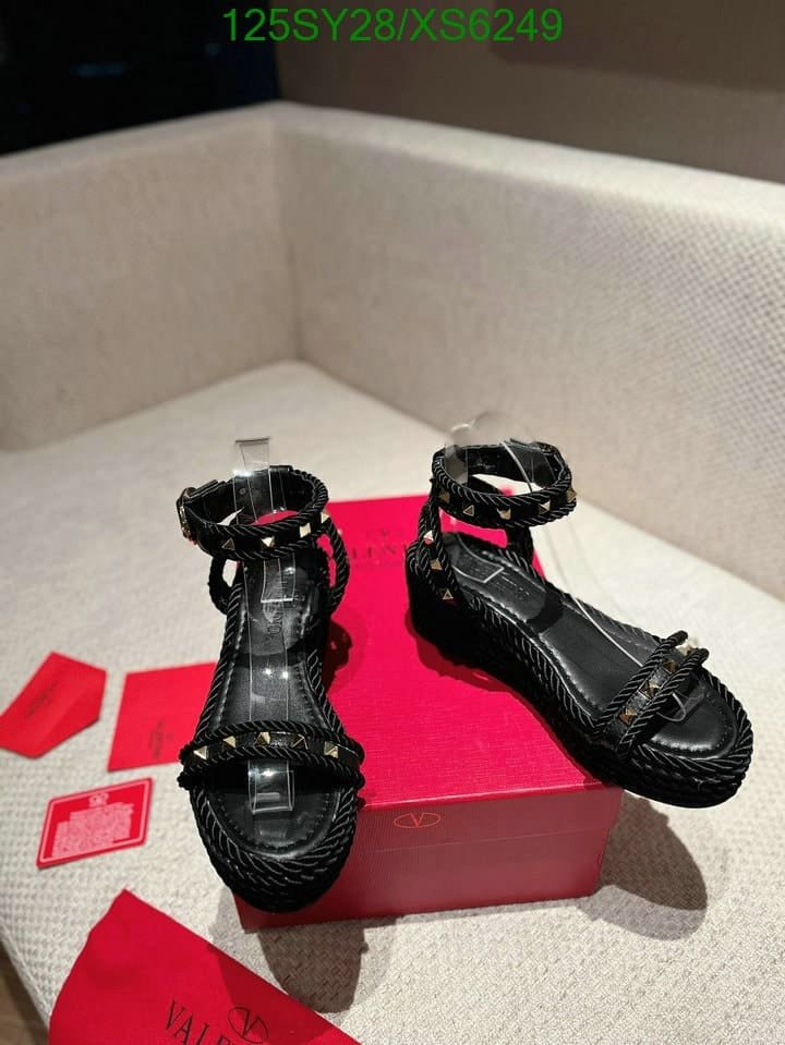 Va1e*ntin0 Rockstud Flatform Sandal In Calfskin 2W2S0Gi3Bae0No